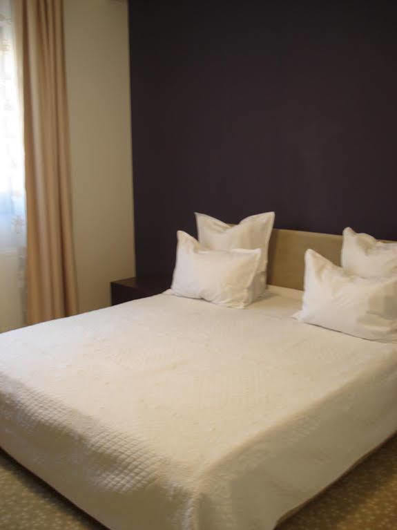 Eden Boutique 3* Bukarest