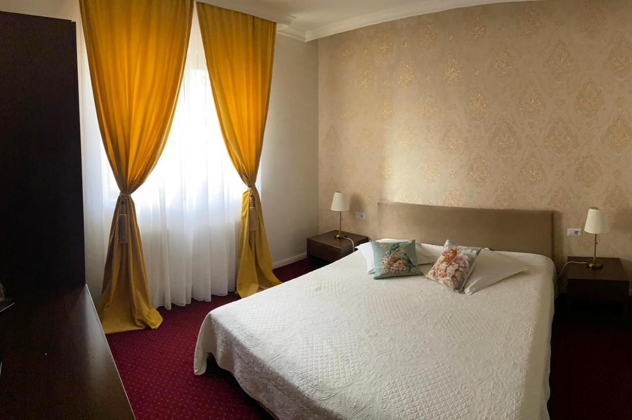 Eden Boutique 3* Bucureşti